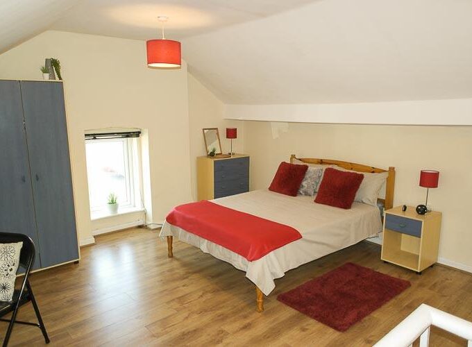 Six bed house for students and nurses to rent in Northampton bed room 6