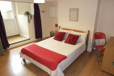 Eight bed student and nurse accommodation in Northampton Bedroom 3