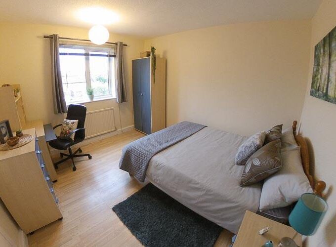 Seven bed student and nurse accommodation in Northampton Bedroom 7