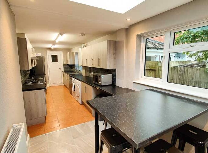 Northampton university accommodation for 7 students kitchen